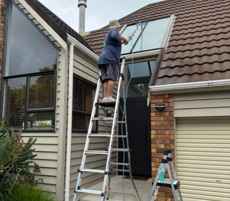 cleaning-skylight-02.jpg